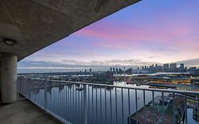 Excel 3 Bedroom Apartment Near City Airport And O2 Arena